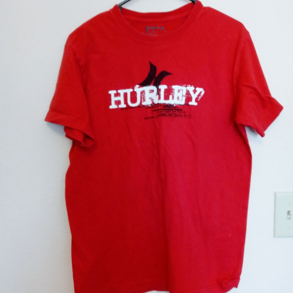 Hurley tshirt